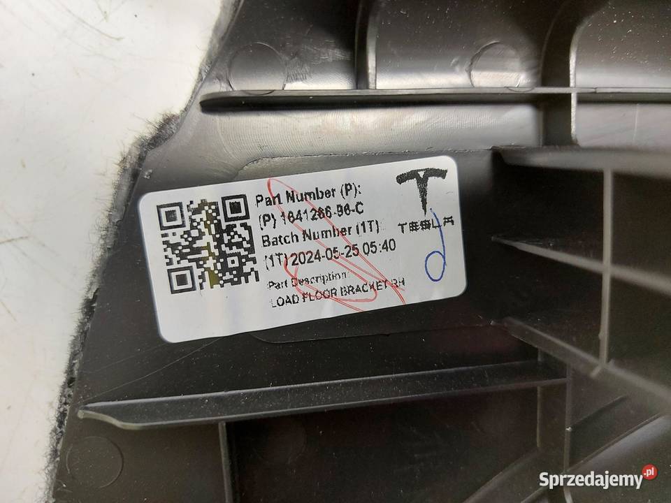 TESLA MODEL Y 2024r LISTWA OSŁONA BAGAŻNIKA Części samochodowe