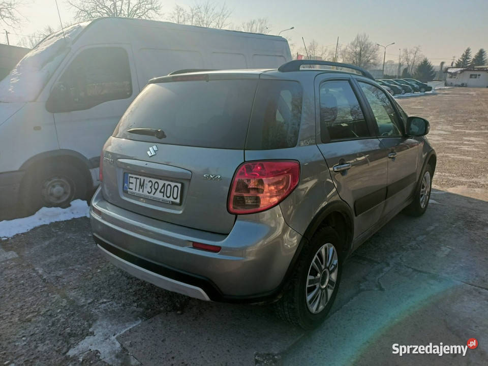 Suzuki SX4 niski przebieg automat stan I benzyna Tomaszów Mazowiecki sprzedam