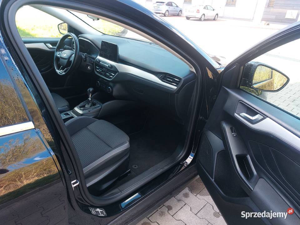 Piękny FORD FOCUS Mk410 ECOBOOSTłańcuch 125 LED czarny Łódź