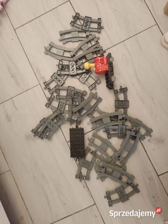 Klocki i tory z pociągiem na baterie Sochaczew