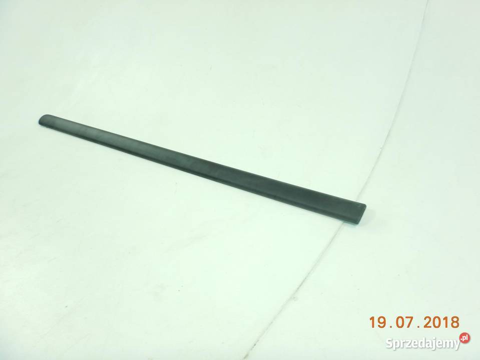 LISTWA DRZWI PRAWYCH PRZÓD SUZUKI BALENO 9807