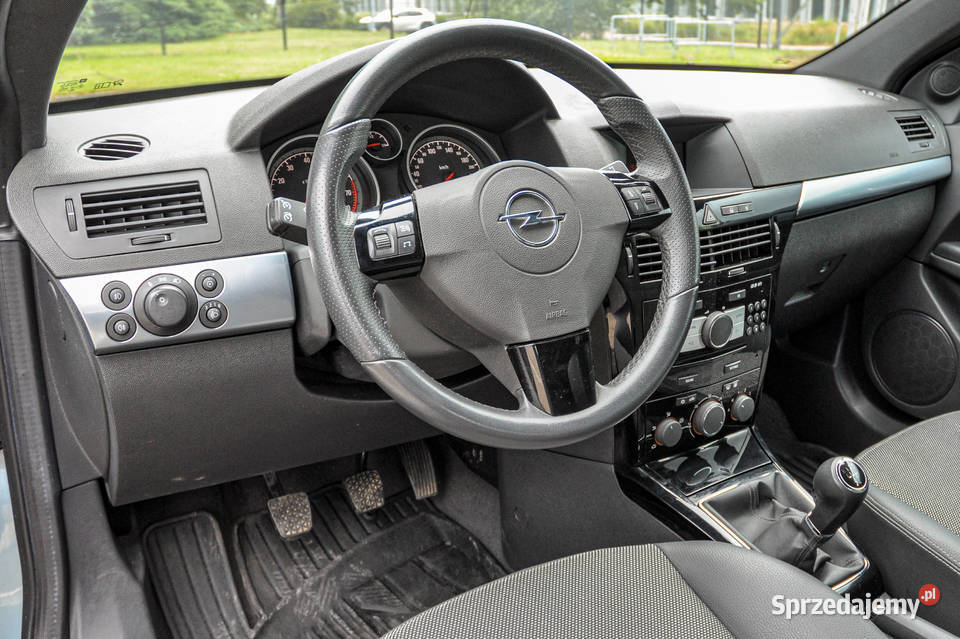 Opel Astra 16 2009r Lift Cabrio Bezwypadkowy Rok produkcji 2009 Wrocław