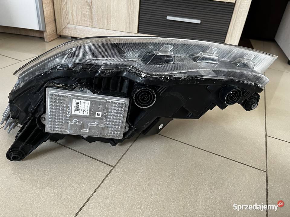 Seat Toledo lampa przód prawa full led