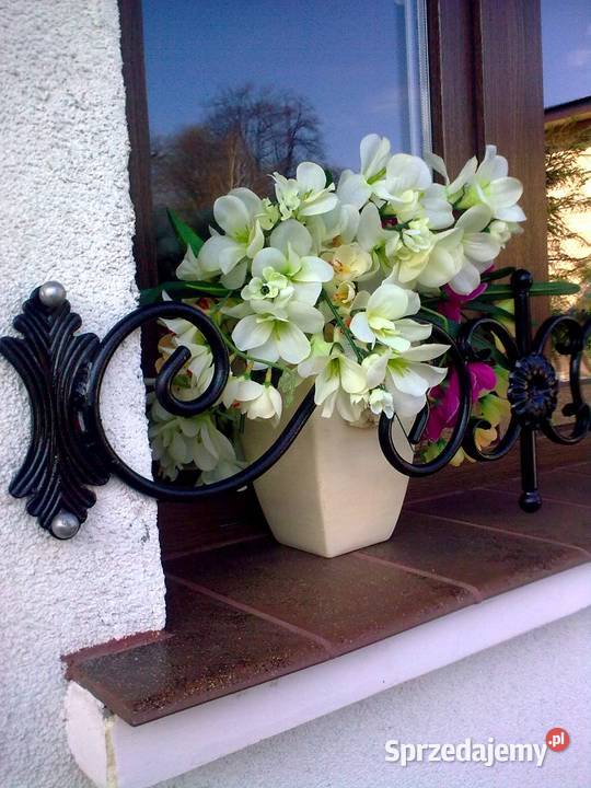 Kwietnik kwiaty doniczki donice skrzynki balkonowe