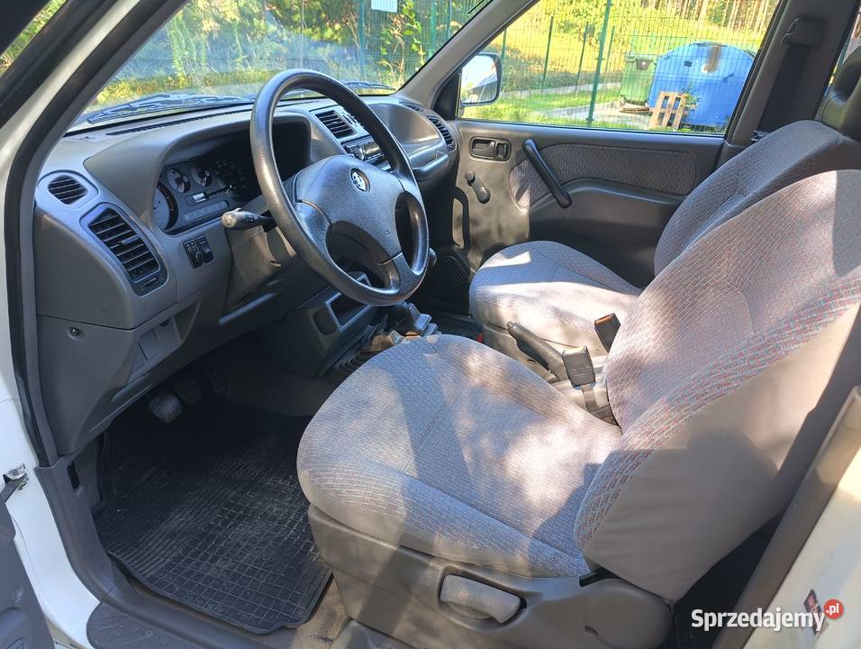Nissan terrano ii 24 benzyna 4x4 83 bezwypadkowy Chmielnik