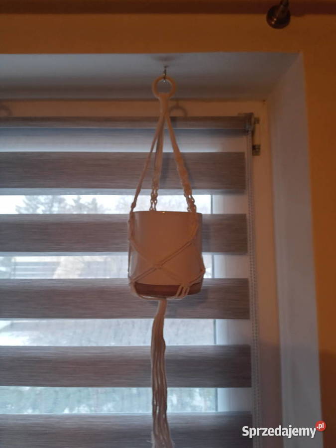 Kwietniki i polka z makramy Konopnica sprzedam