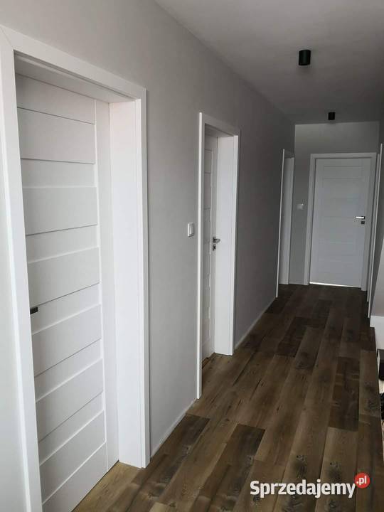 KAMUFLOWANIE STARYCH FUTRYN BEZINWAZYJNA WYMIANA Drzwi i okna