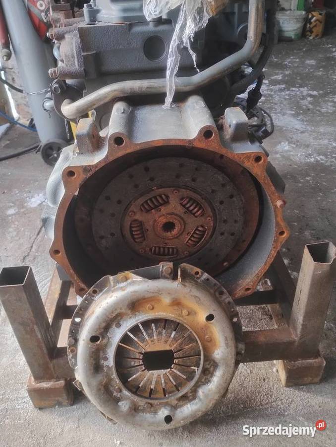 Silnik do koparki 4 cylindrowy Kubota V2403 Słowiki Stare