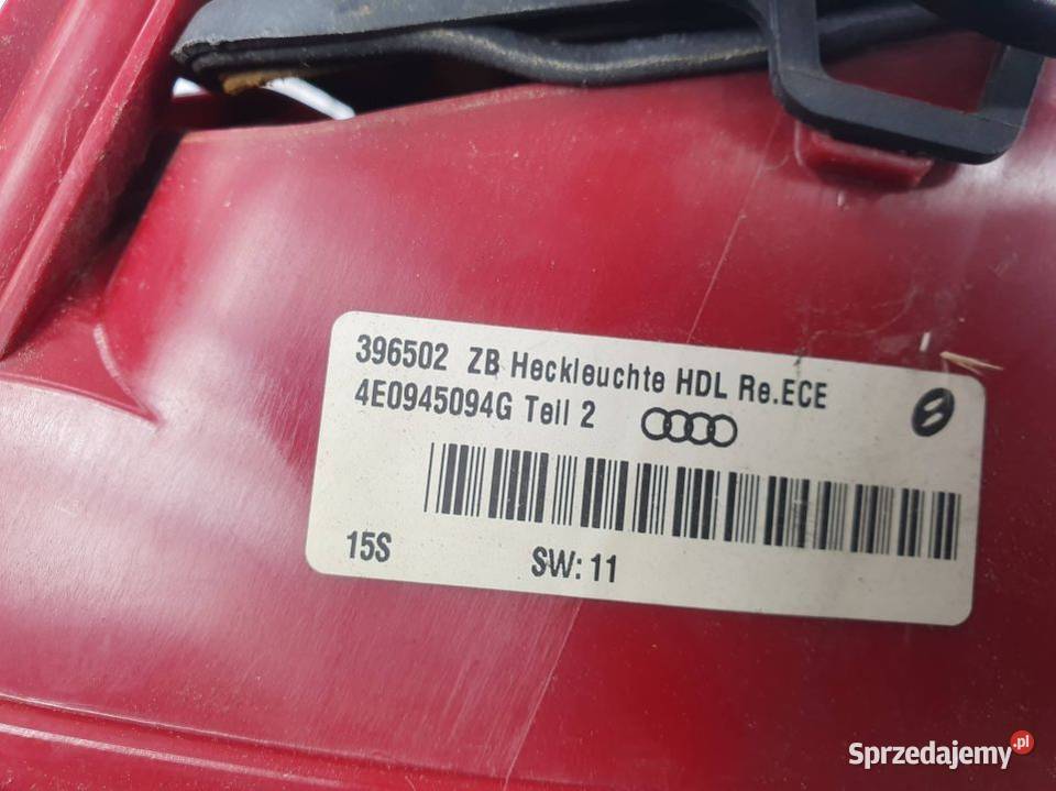 LAMPA W KLAPE PRAWA AUDI A8 D3 W12 4E0945094G Lipno