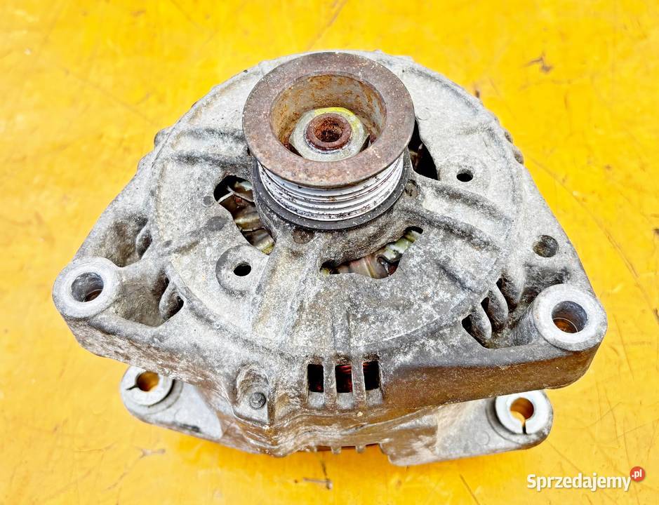 ALTERNATOR OPEL FRONTERA B VECTRA B 20 22 BOSCH Radom