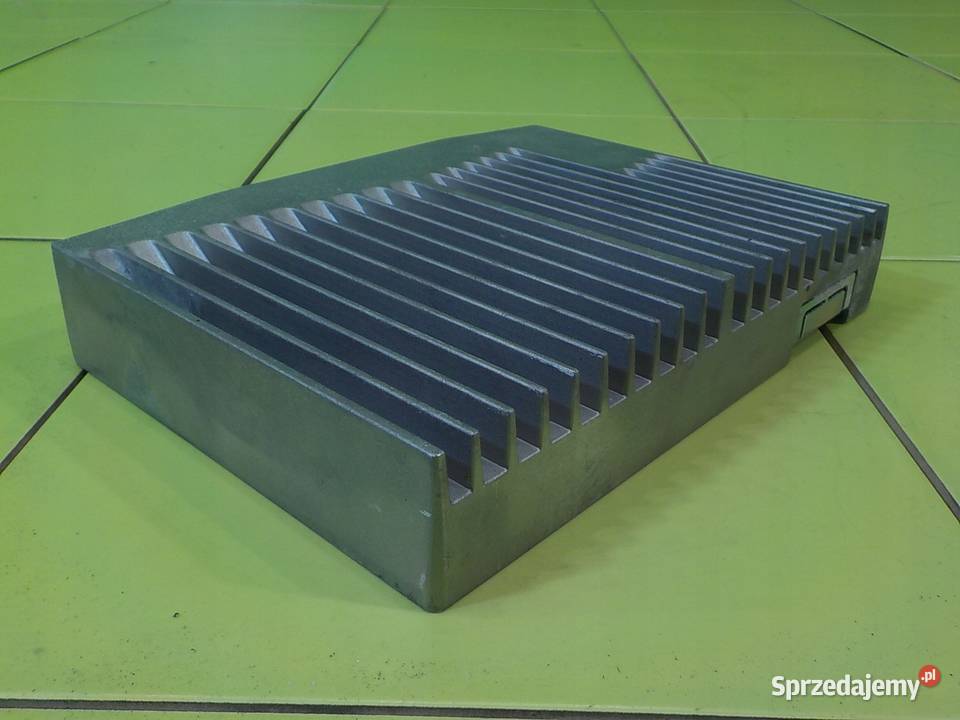 JAGUAR XE 20 D 15r SEDAN 4D wzmacniacz Suków