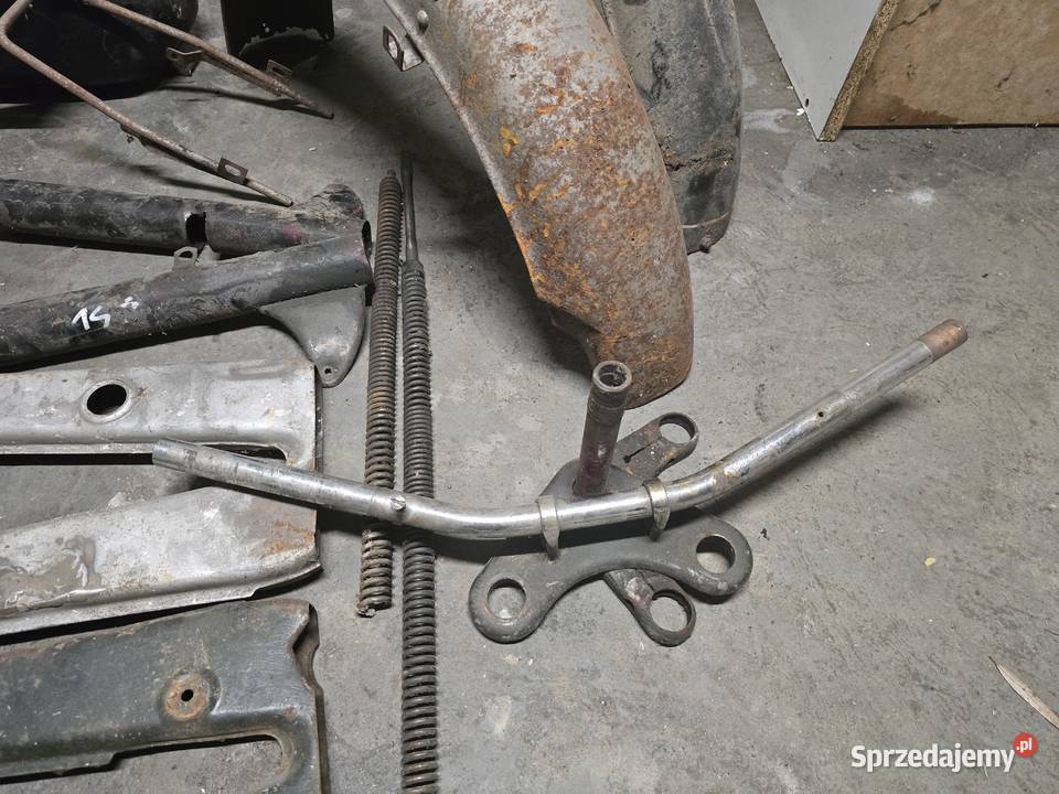 Wsk Garbuska 125 175 części błotniki półki