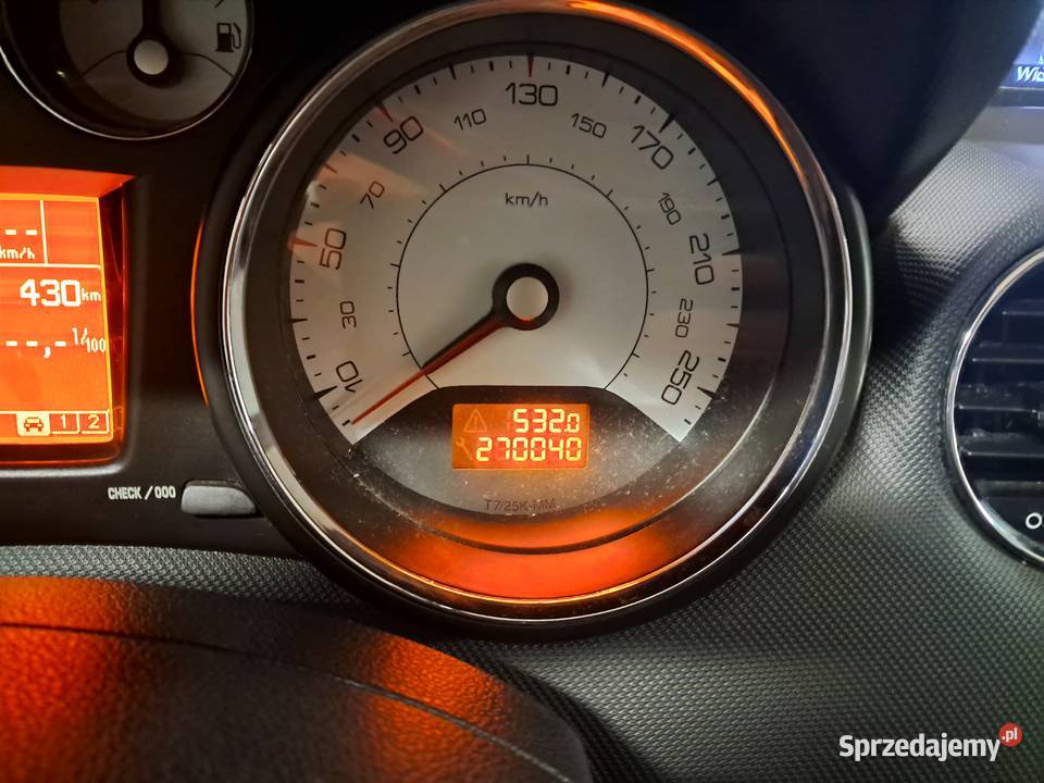 Peugeot 308 SW 16 eHDI 112 6 biegów panoramiczny sprzedam