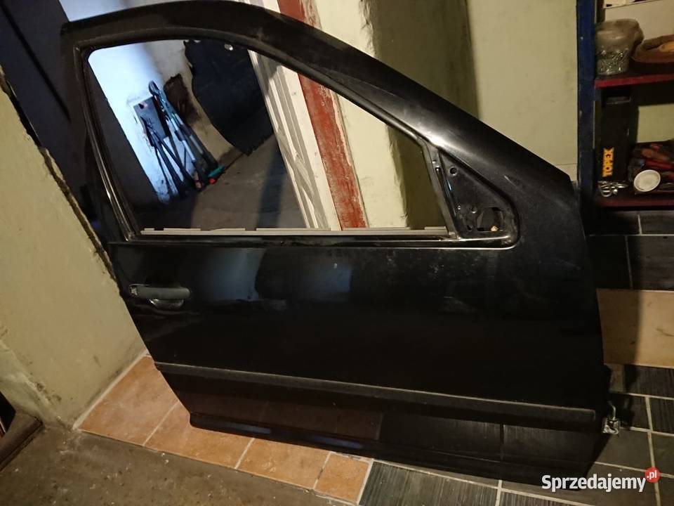 Vw Golf IV 5 drzwiowy drzwi prawy przód LC9Z Garcz