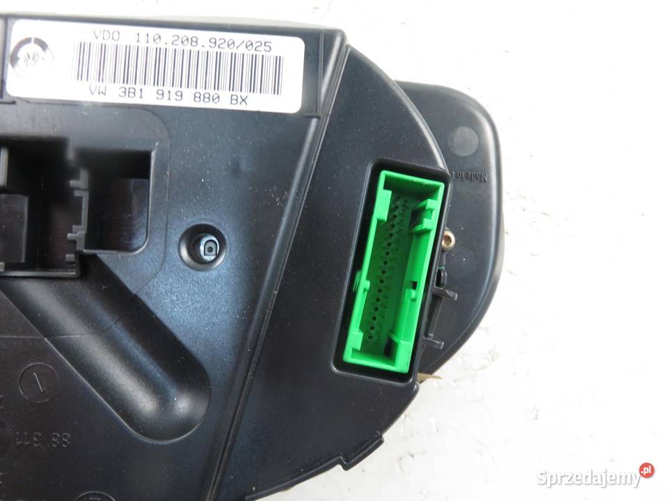 LICZNIK VW PASSAT B5 18 T 3B1919880BX małopolskie