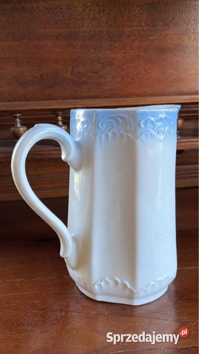 Dzbanek z motywem dziewczynek w medaionie Bez pomorskie Gdańsk