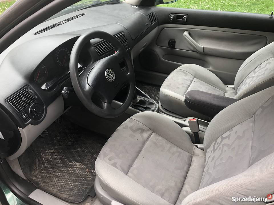 Volkswagen Golf IV 4 zielony 16 długie opłaty do Suchedniów