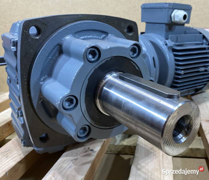 motoreduktor przekładnia 0313kW 1355obr SEW Pigża