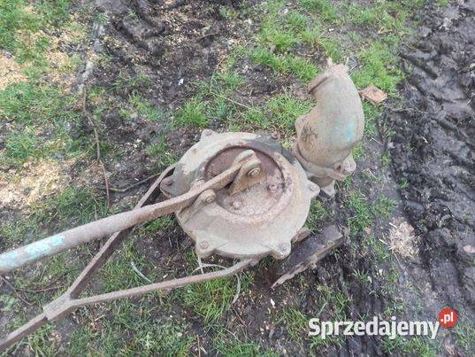 zabytkowa pompa wody z 1880roku Lelów