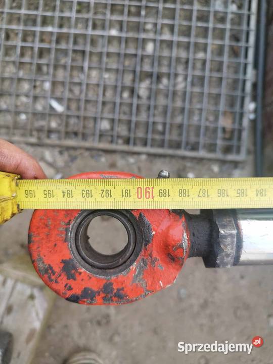 Siłownik hydrauliczny tłok Złożony 120 wielkopolskie Strzyżew