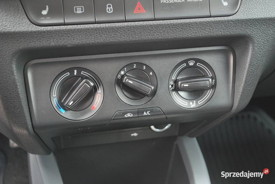 Skoda Fabia 10 MPI Klima Grzane Fotele Czujniki 1000cm3 Samochody osobowe Nowy Sącz