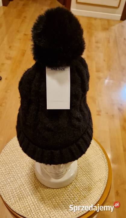 Damska CZAPKA SiNSAY zimowa z pomponem nowa z Rozmiar uniwersalny Lublin