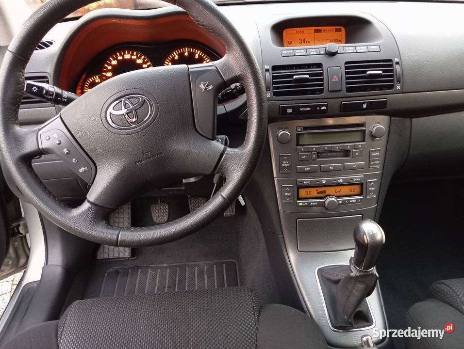 TOYOTA manualna