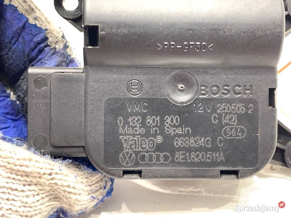 SILNIK NAGRZEWNICY AUDI 8E1820511A A4 B7 0408