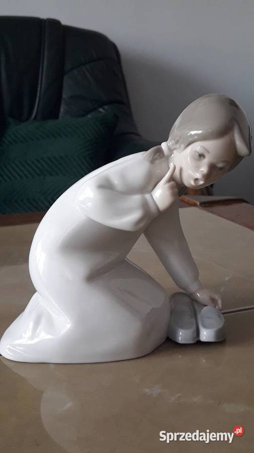 Figurka porcelanowa Lladro dziewczyna z bucikami Janów Lubelski