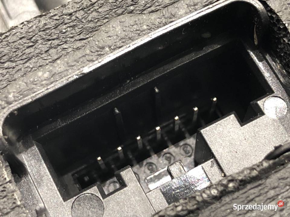 ZAMEK DRZWI PRAWY TYŁ VW ARTEON Hatchback