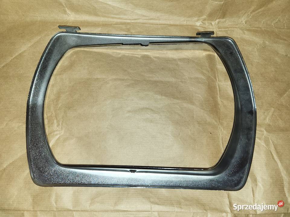 Wartburg 353 Nowa ramka reflektora lampy prawe