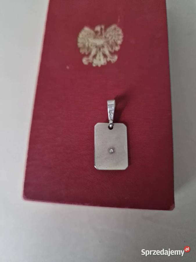 Zawieszka srebrna z Jezusem na krzyżu Skierniewice