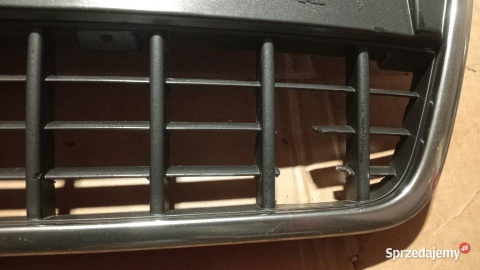 AUDI A6 C6 SLINE ATRAPA GRILL CHROM DEFEKT Zbierkowo