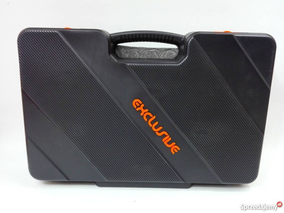 Zestaw kluczy nasadowych z grzechotką Corona Białystok