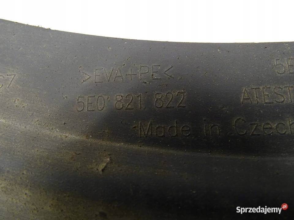 CHLAPACZE PRAWY LEWY TYŁ TYLNY KOMPLET SKODA