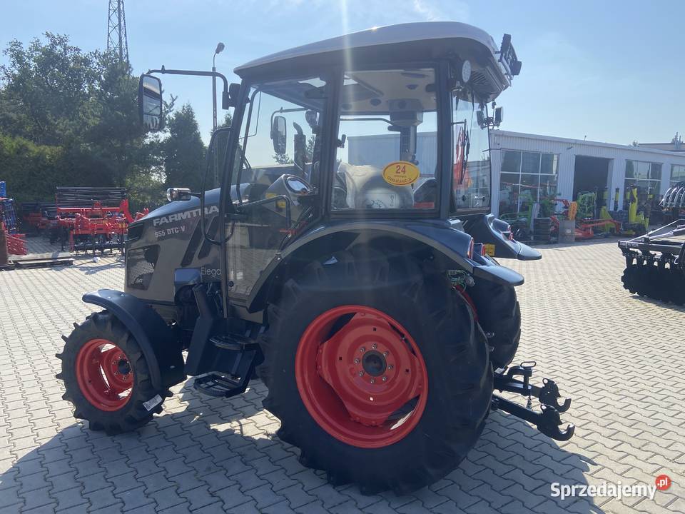 Ciągnik rolniczy FARMTRAC 555DTc V Elegance Opatówek