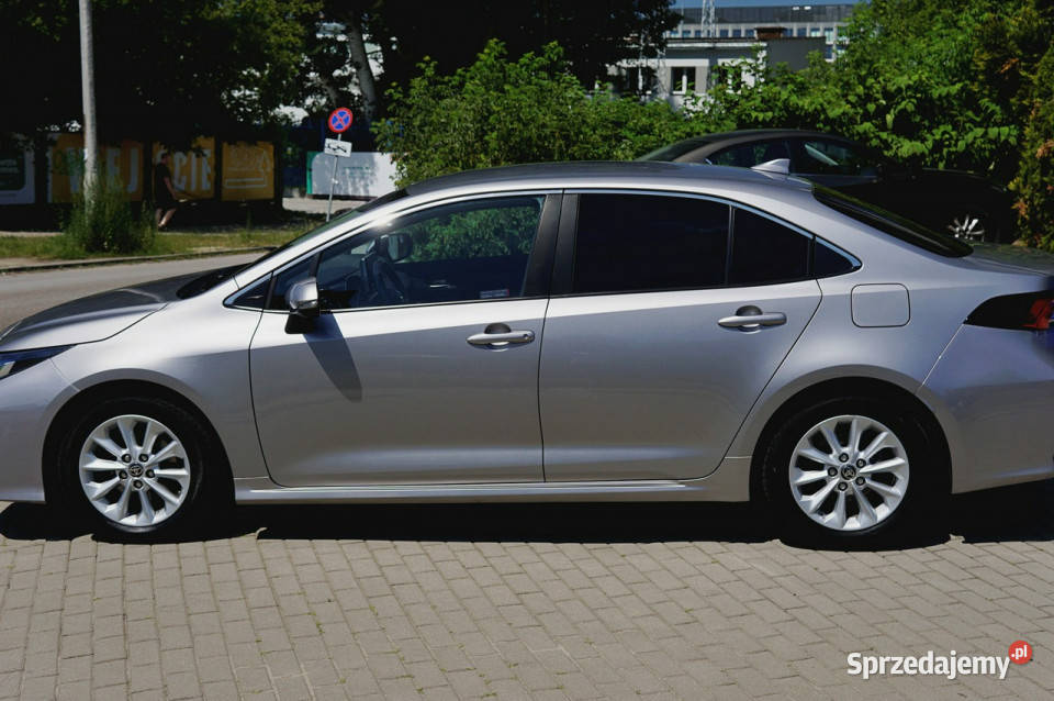 Toyota Corolla salon Polska 15 125 Comfort E21 Rok produkcji 2021 Warszawa