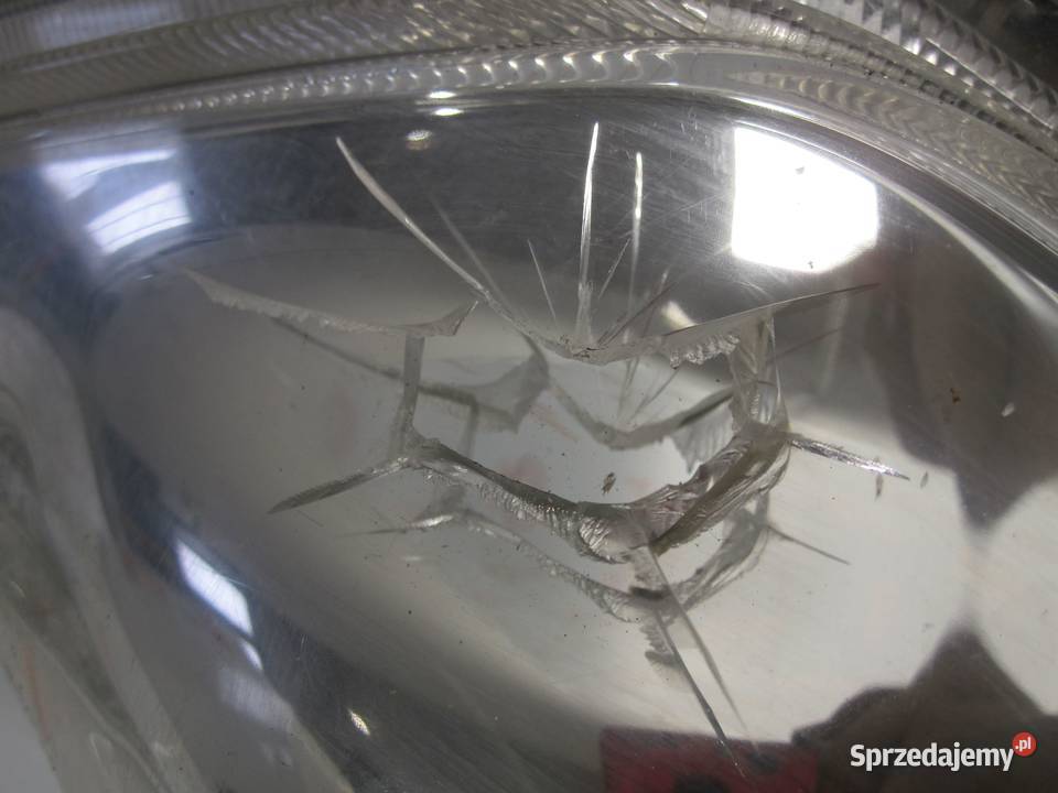 NISSAN JUKE I F15 14r lampa prawa przód ANGLIK