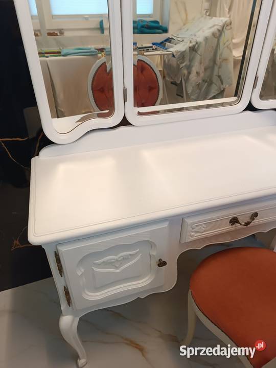 Toaletka Ludwik odnowiona