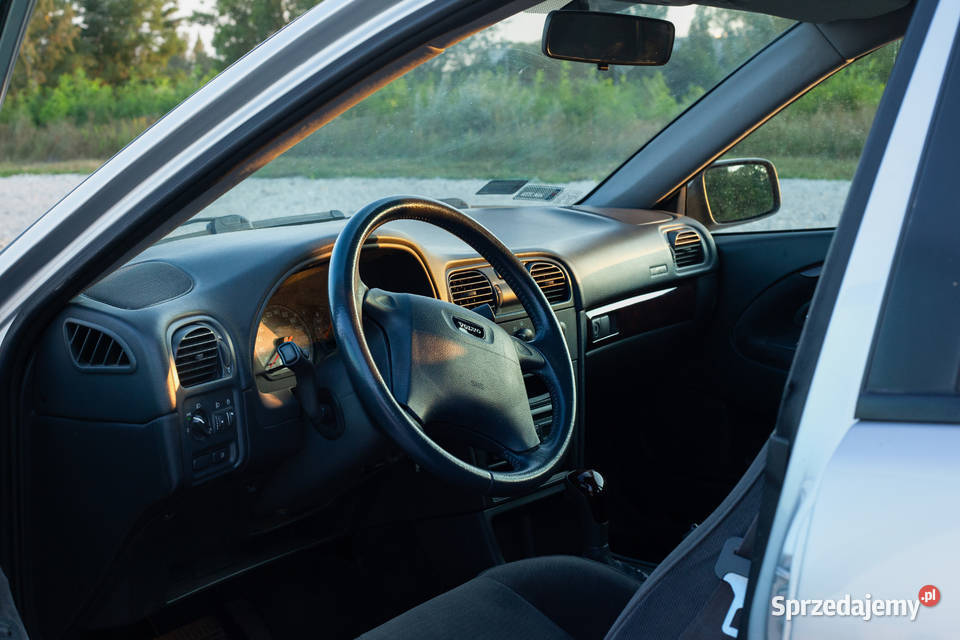 Volvo S40 I 18 z 2002 roku w automacie dziadku Warszawa