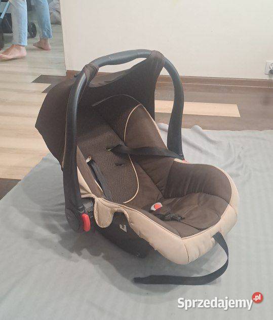 fotelik samochodowy brązowy/beżowy śląskie Sosnowiec