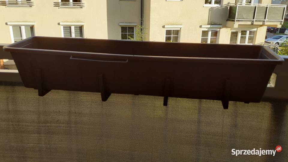 Skrzynki balkonowe na parapet okienny Szczecin