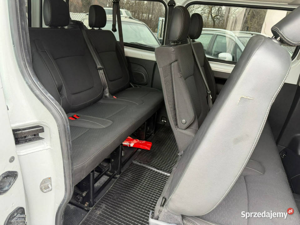 Opel Vivaro 16 120 9 osobowy klima Nawiewy II centralny zamek Łodygowice sprzedam