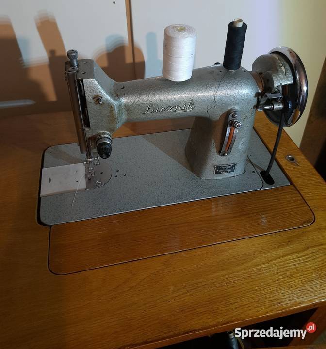 Zabytkowa Maszyna do szycia Łucznik czasy PRL śląskie