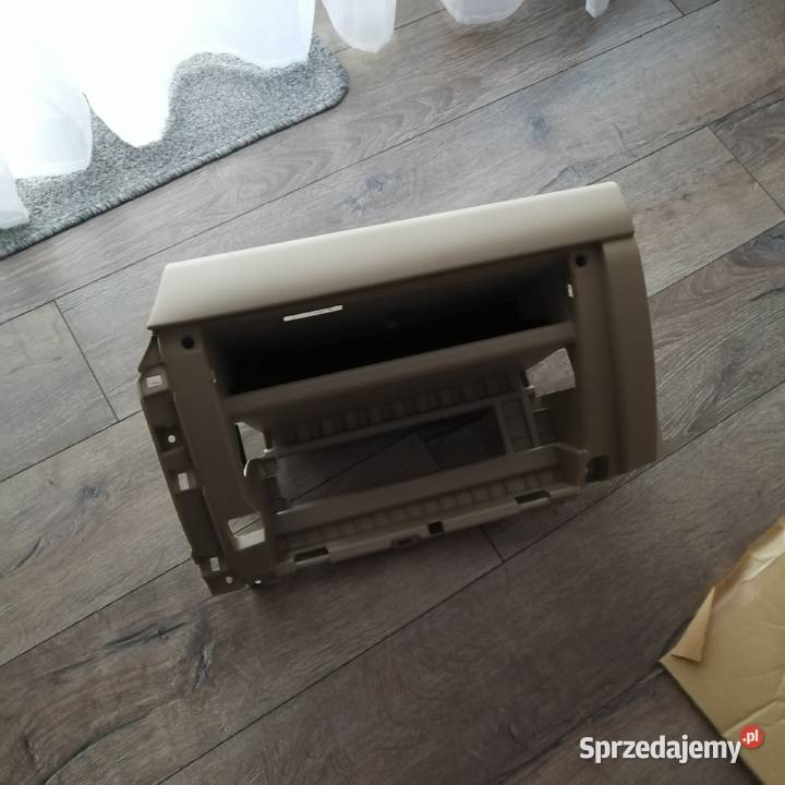 Obudowa schowka Outlander III jasna osobowe Opole