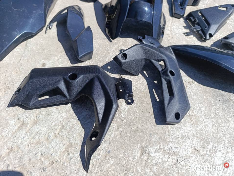 Plastiki osłony owiewki boczki Kawasaki z650 Zamość