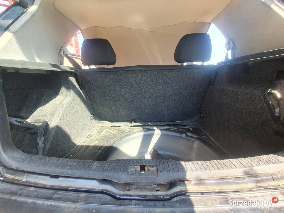 Kompletne wnętrze kufra golf IV wielkopolskie Rumianek