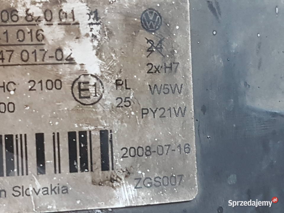 VW CRAFTER 2008 REFLEKTOR PRAWY HELLA LAMPA Turek