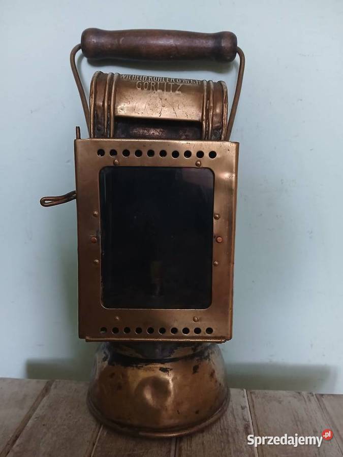 Mosiezna stara lampa kolejowa