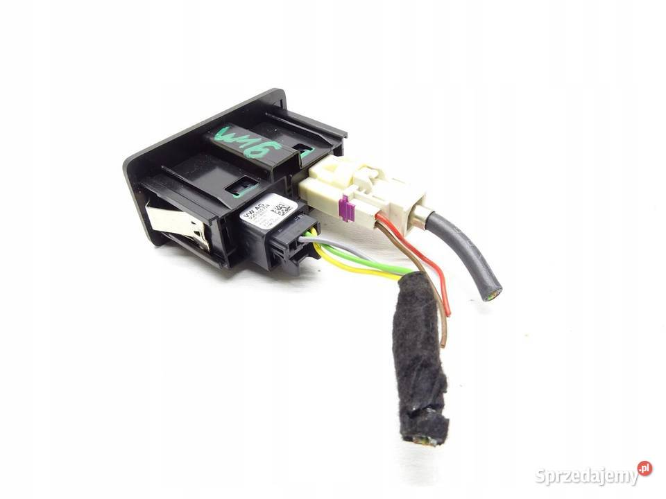 WEJŚCIE GNIAZDO AUX 5G0035222C SKODA OCTAVIA III
